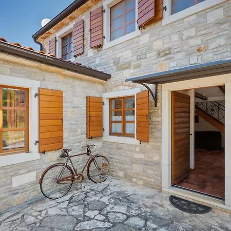 Villa Rustic Nonna Lucia With Pool In Groznjan Grožnjan