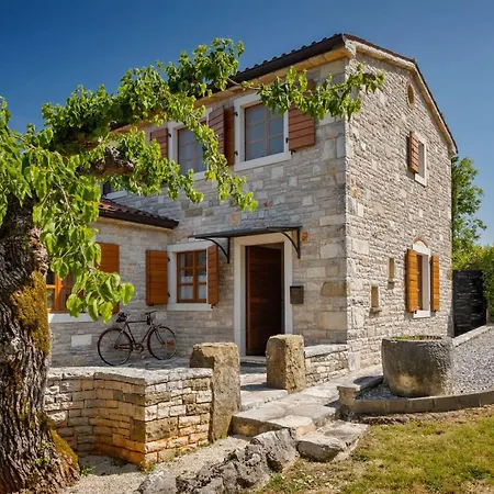 Rustic Nonna Lucia With Pool In Groznjan Grožnjan