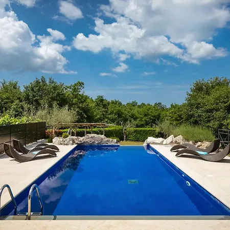 Rustic Nonna Lucia With Pool In Groznjan * Boskari