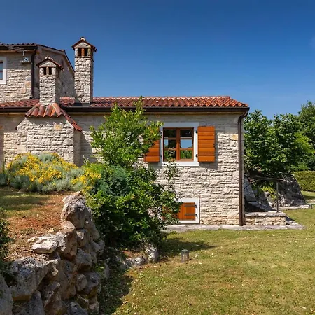 Rustic Nonna Lucia With Pool In Groznjan *