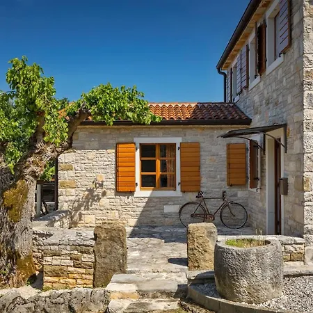 Rustic Nonna Lucia With Pool In Groznjan