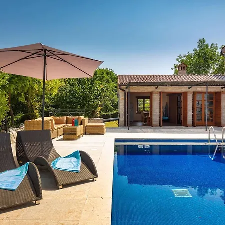 Rustic Nonna Lucia With Pool In *