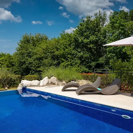 Rustic Nonna Lucia With Pool In Groznjan