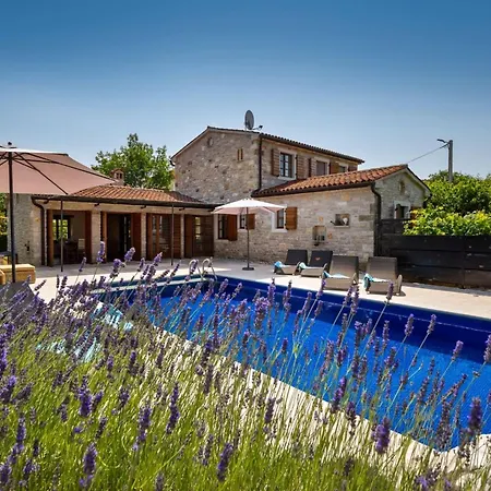 Rustic Nonna Lucia With Pool In Groznjan