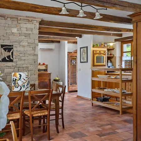 Vila Rustic Nonna Lucia With Pool In