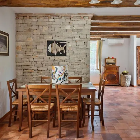 Rustic Nonna Lucia With Pool In Groznjan *