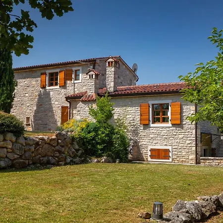 Rustic Nonna Lucia With Pool In Groznjan