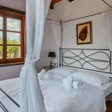 Vila Rustic Nonna Lucia With Pool In *