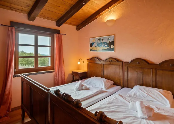 Rustic Nonna Lucia With Pool In Groznjan Grožnjan