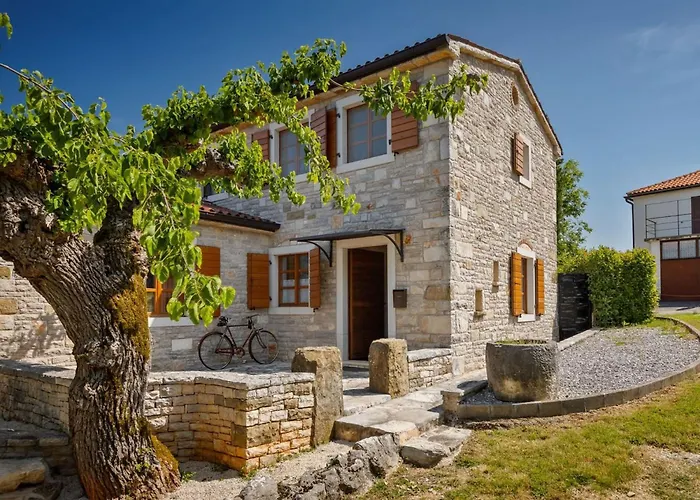 Rustic Nonna Lucia With Pool In Groznjan Grožnjan