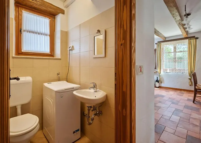 Rustic Nonna Lucia With Pool In Groznjan Villa