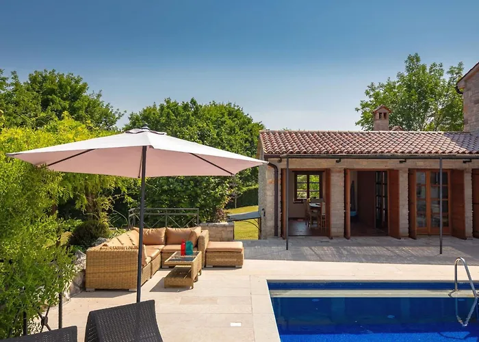 Rustic Nonna Lucia With Pool In Groznjan Villa