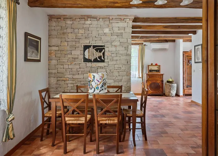 Rustic Nonna Lucia With Pool In Groznjan *