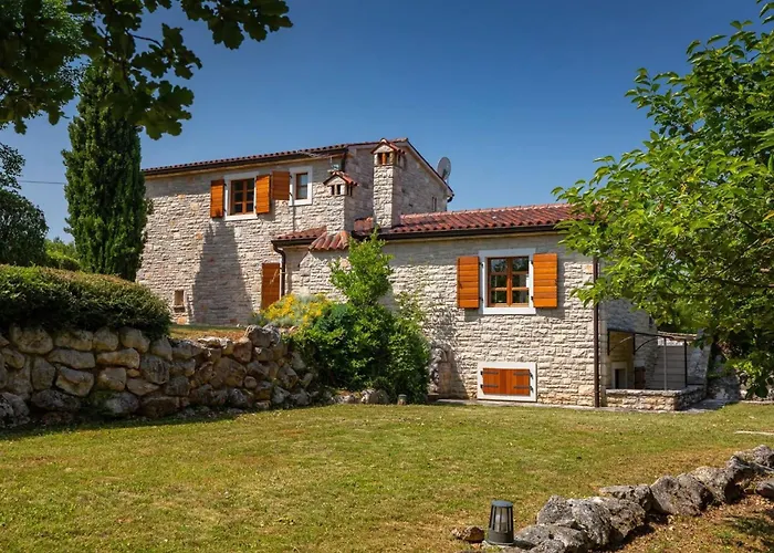 Rustic Nonna Lucia With Pool In Groznjan