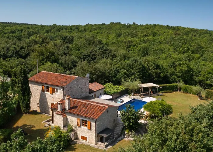 Villa Rustic Nonna Lucia With Pool In Groznjan Grožnjan