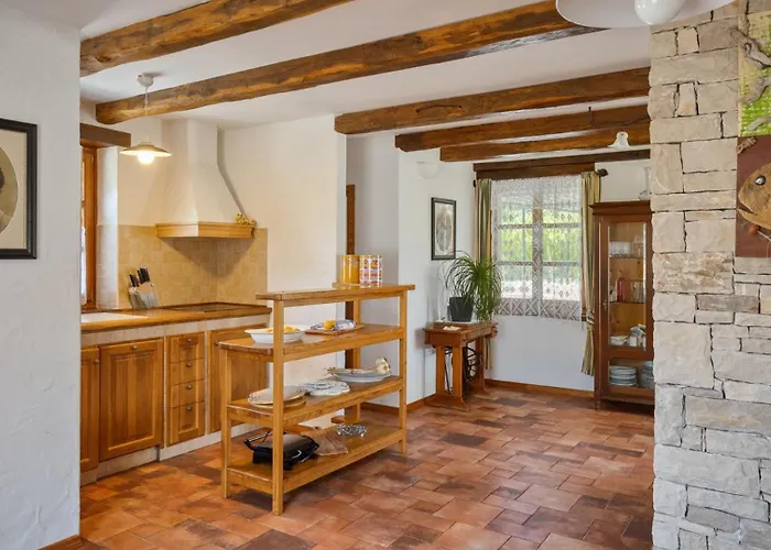 Rustic Nonna Lucia With Pool In Groznjan Grožnjan