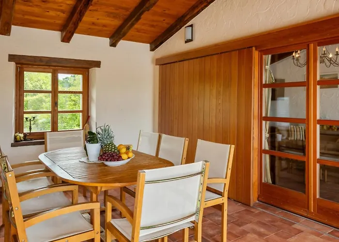 Rustic Nonna Lucia With Pool In