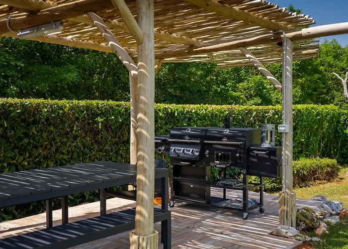 Rustic Nonna Lucia With Pool In Groznjan * Grožnjan