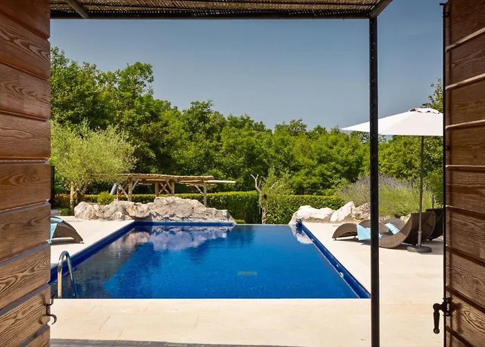 Rustic Nonna Lucia With Pool In Groznjan *