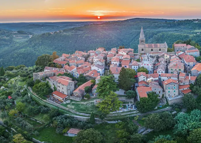 Rustic Nonna Lucia With Pool In Groznjan *