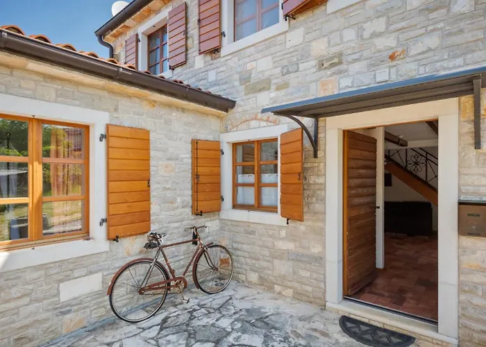 Rustic Nonna Lucia With Pool In Groznjan Villa Grožnjan