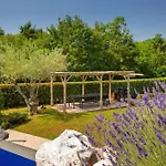 Rustic Nonna Lucia With Pool In * Grožnjan