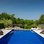 Rustic Nonna Lucia With Pool In *