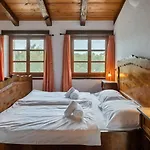 Rustic Nonna Lucia With Pool In Villa *