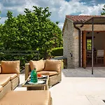 Rustic Nonna Lucia With Pool In Villa *