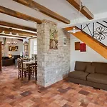Rustic Nonna Lucia With Pool In Villa