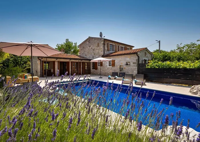Rustic Nonna Lucia With Pool In Groznjan