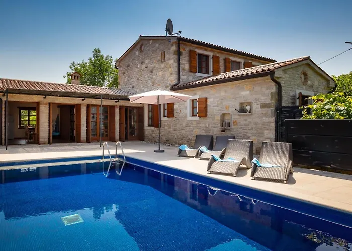 Rustic Nonna Lucia With Pool In Groznjan 그로즈냔