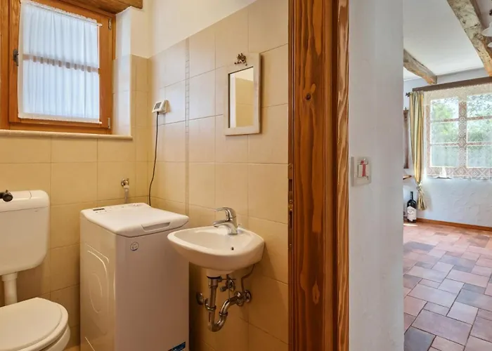 Rustic Nonna Lucia With Pool In Groznjan 빌라