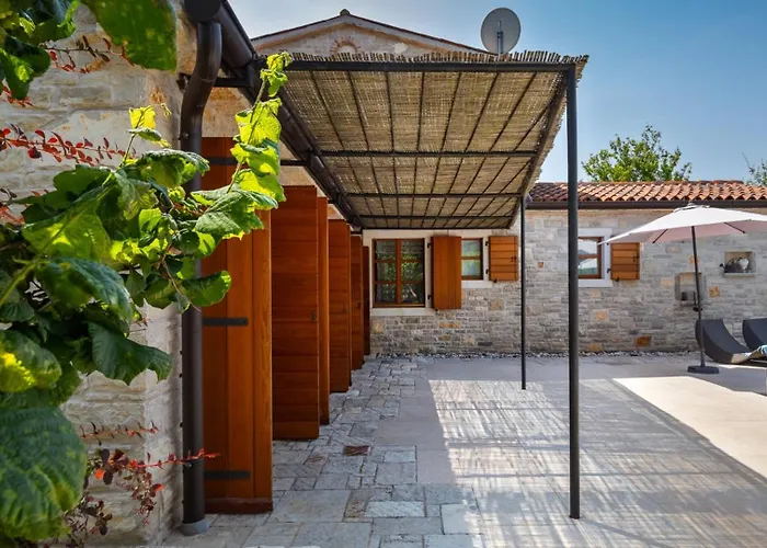 Rustic Nonna Lucia With Pool In Groznjan 그로즈냔